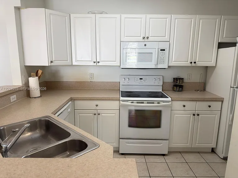 4508 SW 160th Ave #716 — Photo 4