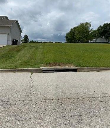 5th image of 15510 White Dr