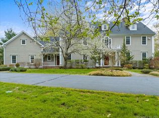 16 Old Country Rd, Woodbridge, CT 06525
