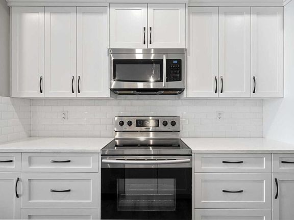 2nd image of 4350 NE Seton Dr SE #411