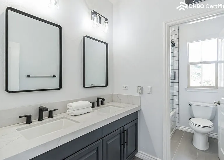 second floor Full Bathroom with Double Sinks