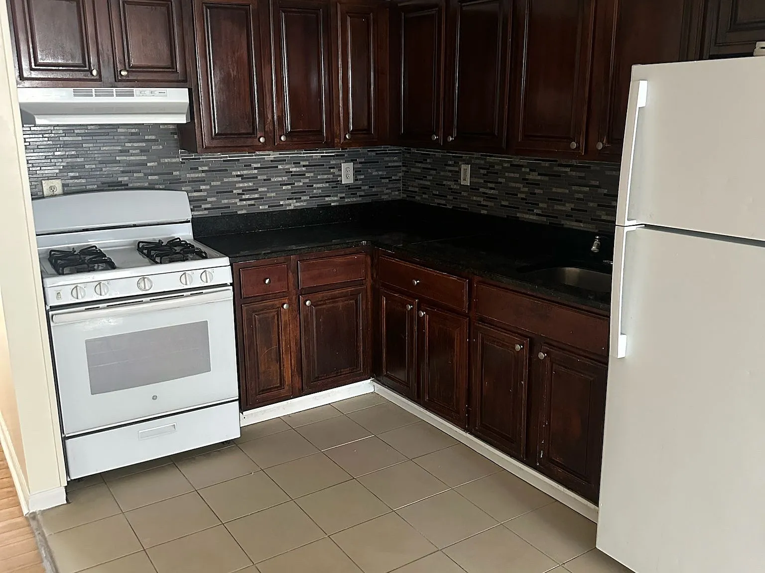 3 bed, $3,000 — Photo 1