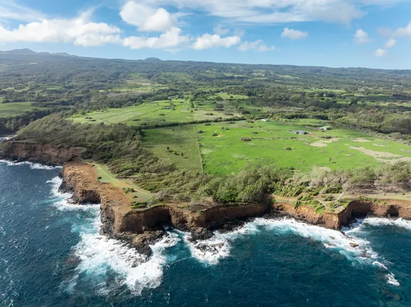 53-364 Kapanaia Rd #A, Kapaau, HI 96755