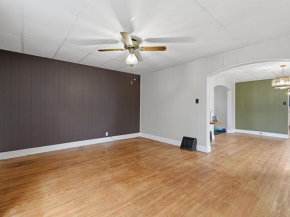 4th image of 2431 New Haven Ave