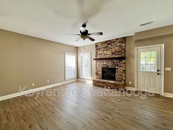 3rd image of 2521 Robin Glen Dr