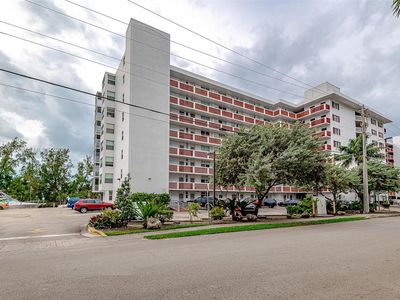 3660 NE 166th St APT 806, North Miami Beach, FL, 33160