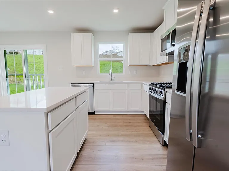 157 White Oak Dr #A — Photo 3