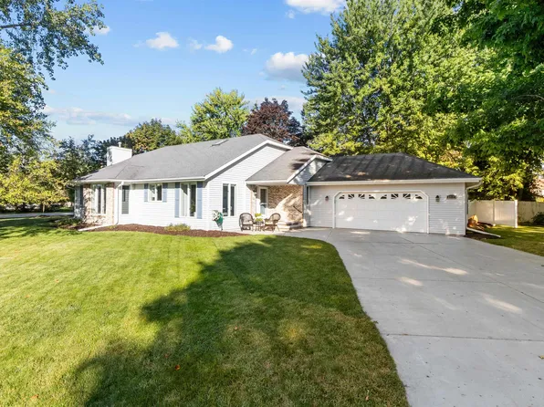 2212 Sunrise Dr, Appleton, WI 54914