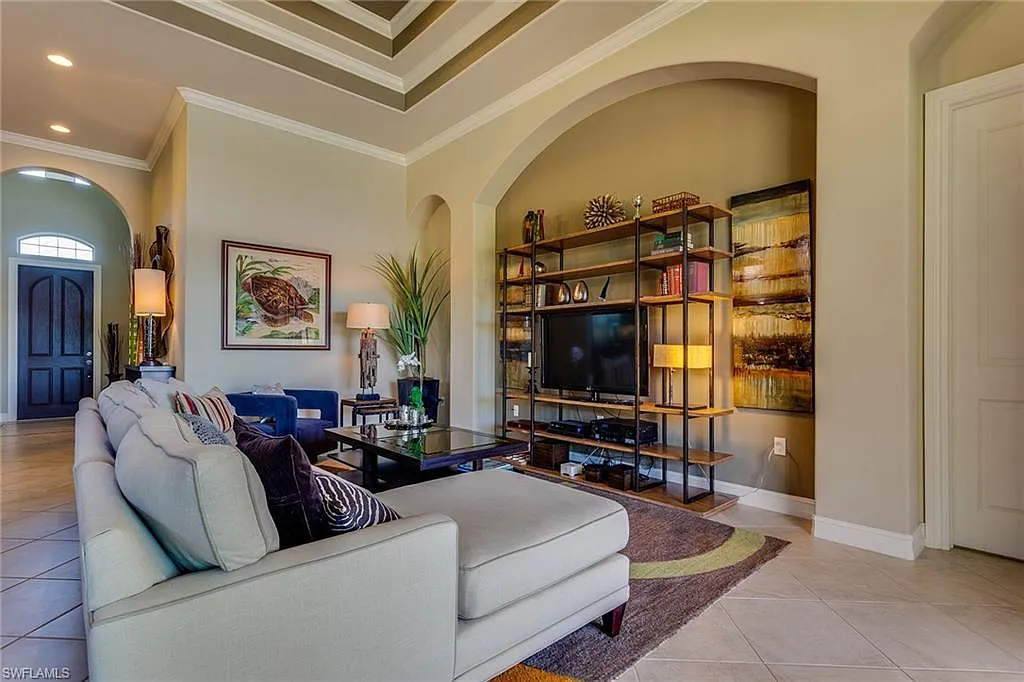 3 bed, 3.0 bath, 2062 sqft, $15,000 — Photo 4