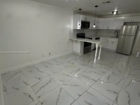 1106 NE 5th Ave APT 4, Fort Lauderdale, FL 33304