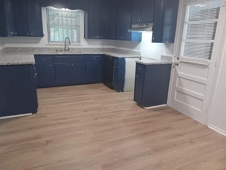 2215 Biltmore Ave — Photo 3