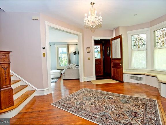 4th image of 83 E Greenwood Ave