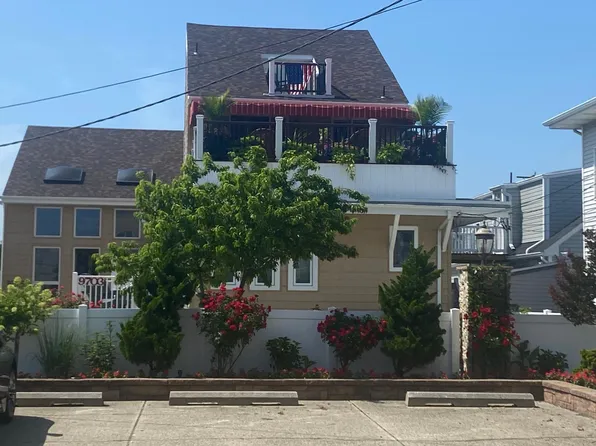 9705 Pacific Ave, Margate City, NJ 08402