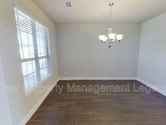 5th image of 6117 Horsetail Dr