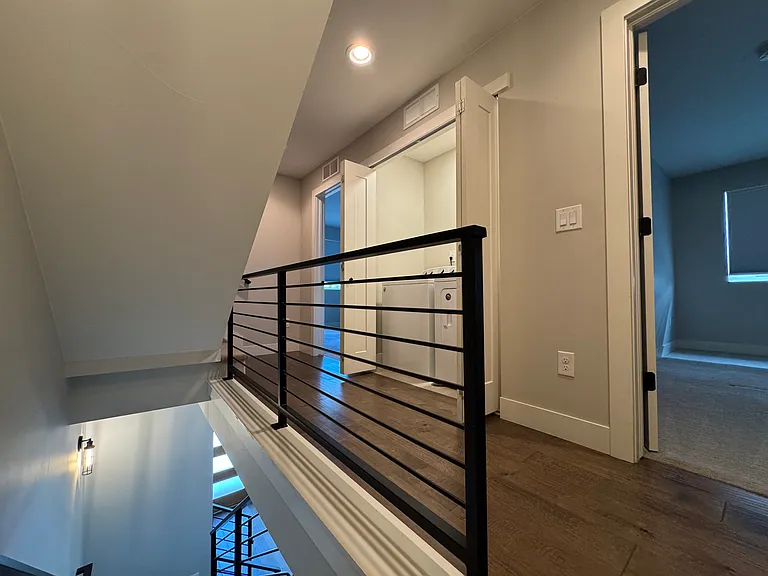 1434 Zenobia St — Photo 10