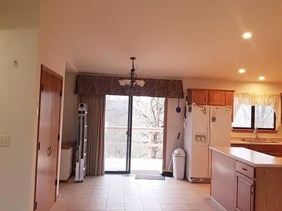 4th image of 104 Rosewood Ln