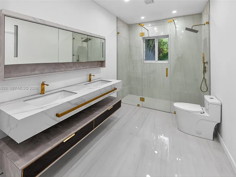 1101 S Shore Dr #1 — Photo 16