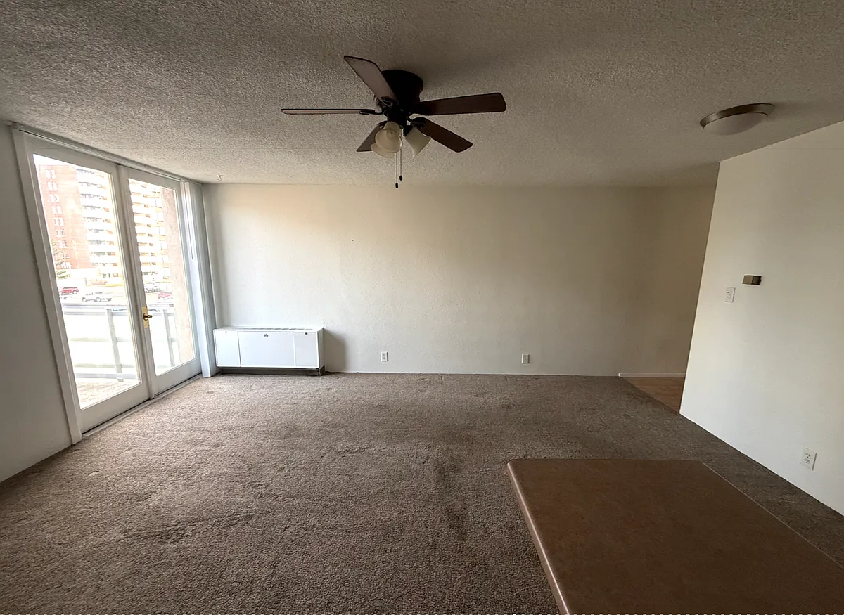 Building Photo - 2500 S York St #411