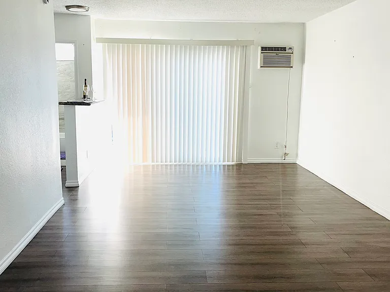 15411 Chase St #5 — Photo 1