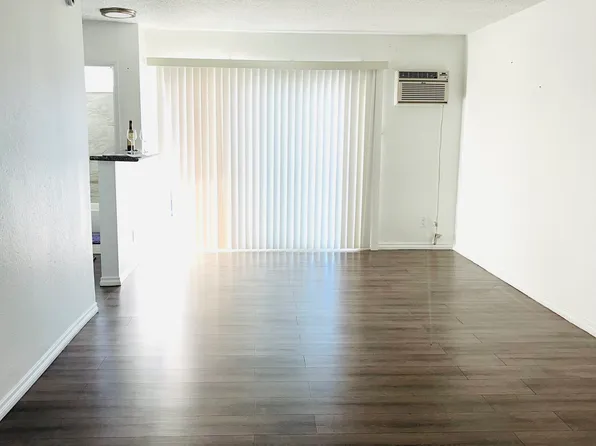 15411 Chase St #5, North Hills, CA 91343