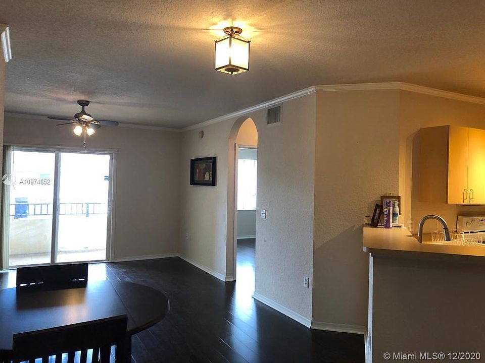1st image of 904 Belmont Ln #904