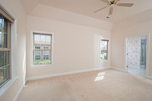 5th image of 902 Cedar Croft Ct