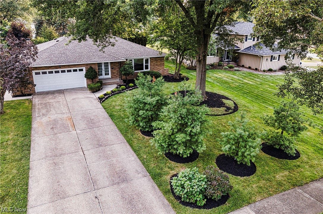 592 Jefferson Dr, Highland Heights, OH 44143 Zillow