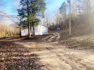 210 Lands End Ln, Wildersville, TN 38388