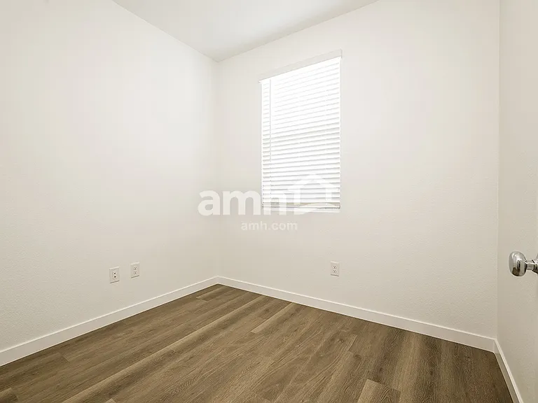 2236 Monroe Ave — Photo 8