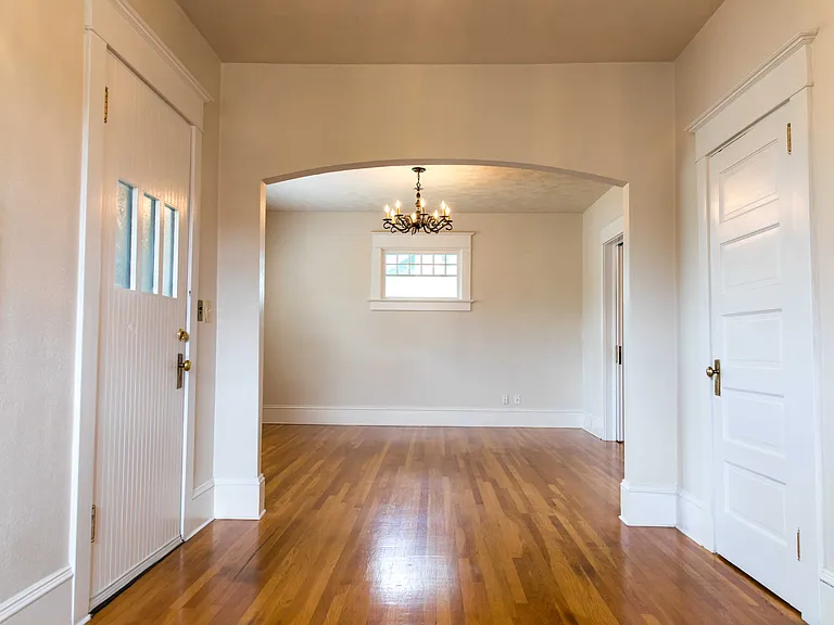 3234 SE Cesar E Chavez Blvd — Photo 3