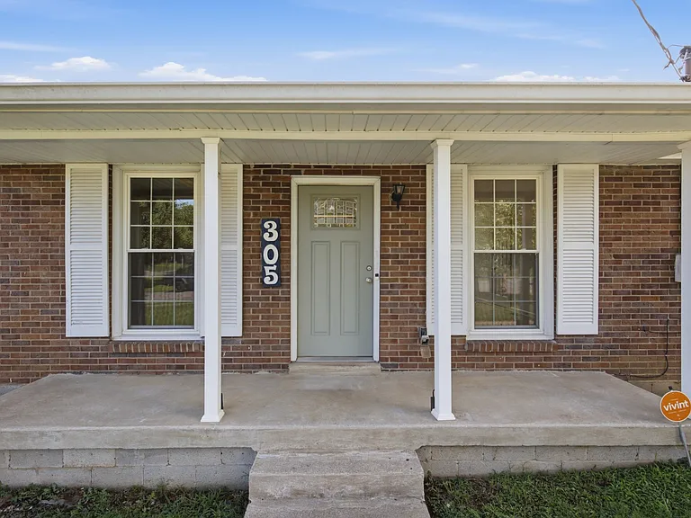 305 Becklea Dr — Photo 3