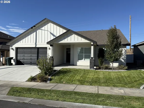 833 E Autumn Ave, Hermiston, OR 97838