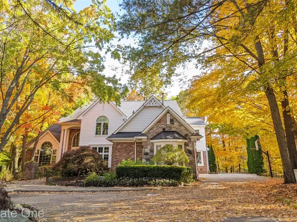 6212 Bromley Ct, West Bloomfield, MI 48322