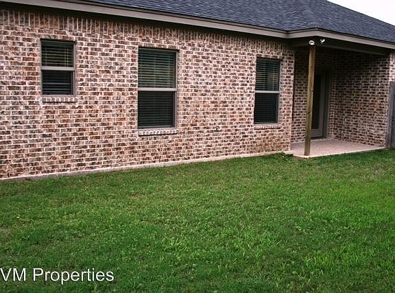 2nd image of 611 Fieldstone Dr