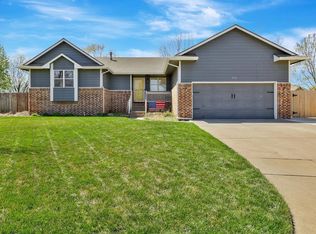 8930 W Central Park Ct, Wichita, KS 67205