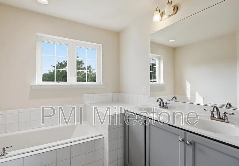 100 Bertelli Ct — Photo 30