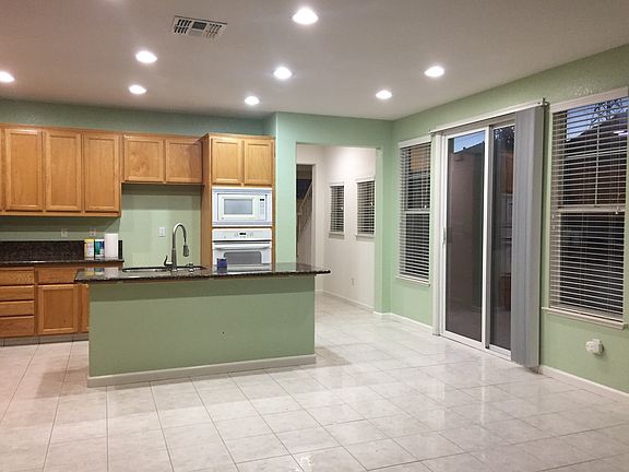 4th image of 648 Parisio Cir