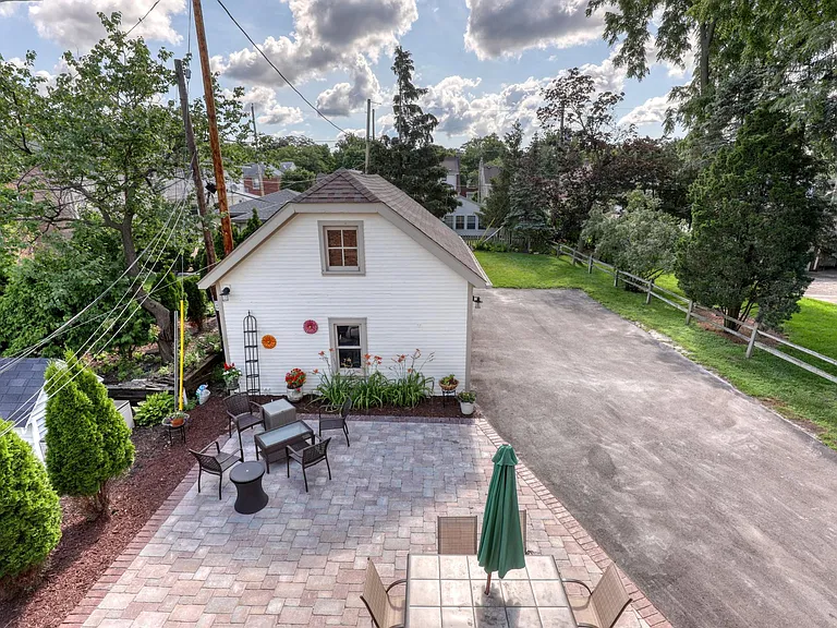 2078 Ludington Ave #UPPER — Photo 23