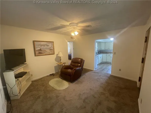 335 Kenna Dr, South Charleston, WV 25309