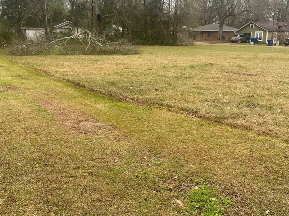 N Frusha Dr, Deridder, LA 70634
