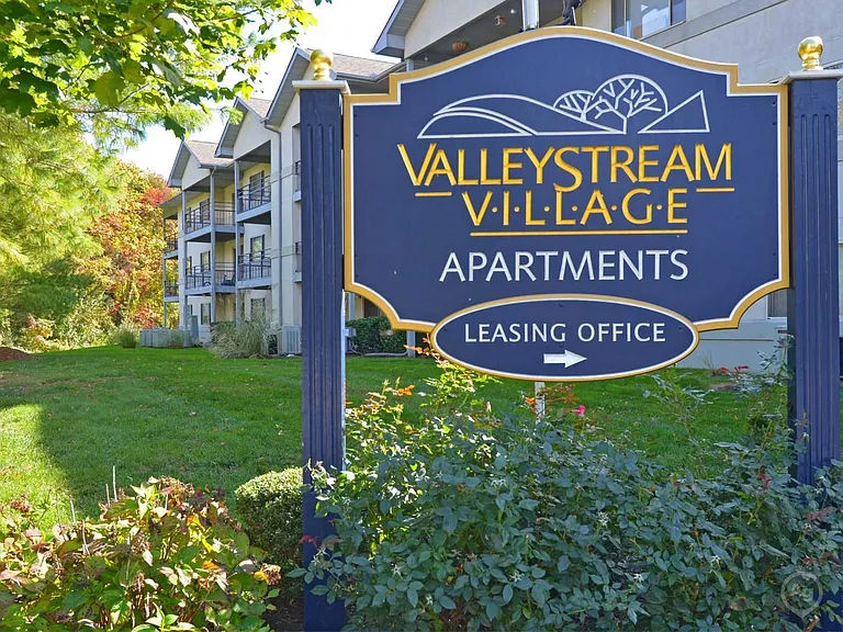 Valley Stream Village Apartments — Photo 13