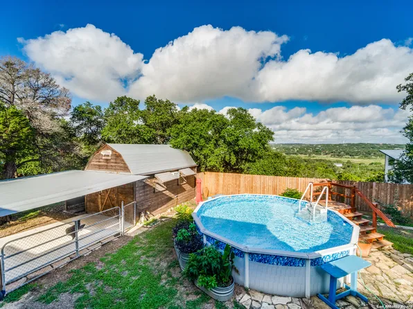 825 Sagebrush Dr, Canyon Lake, TX 78133
