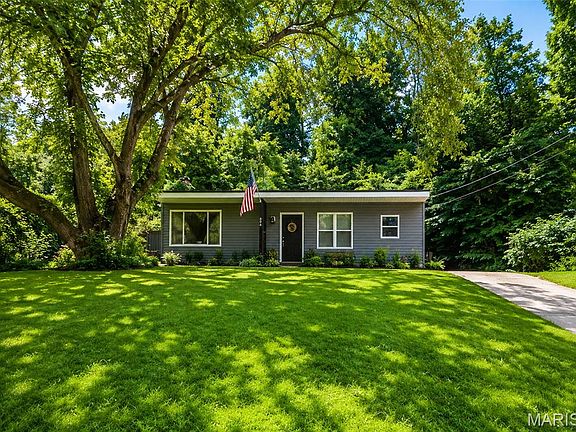 2nd image of 304 Walnut Dr
