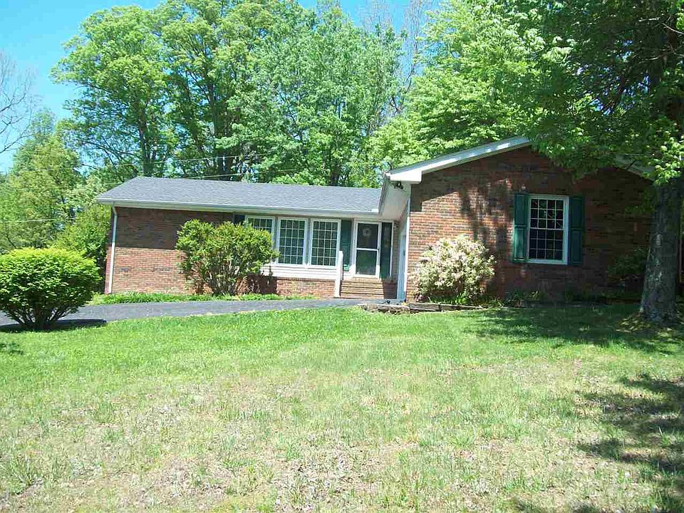 1st image of 400 Oakwood Dr