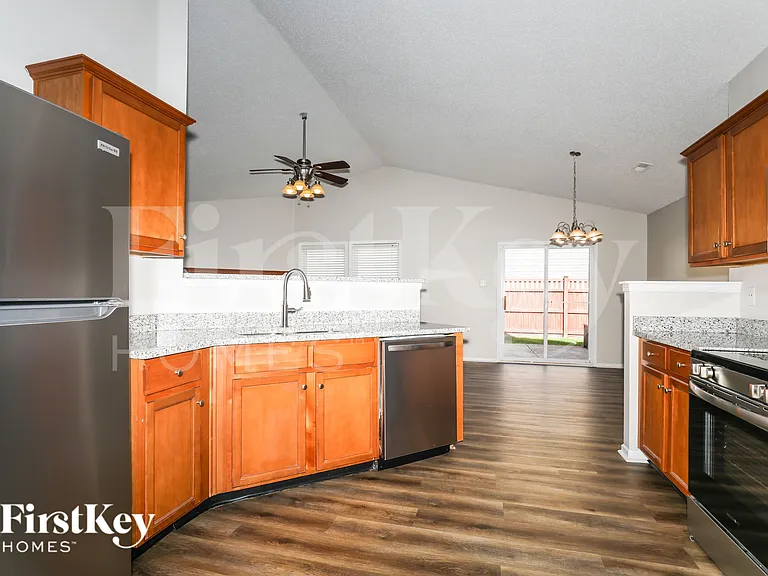 12168 Lindley Dr — Photo 7