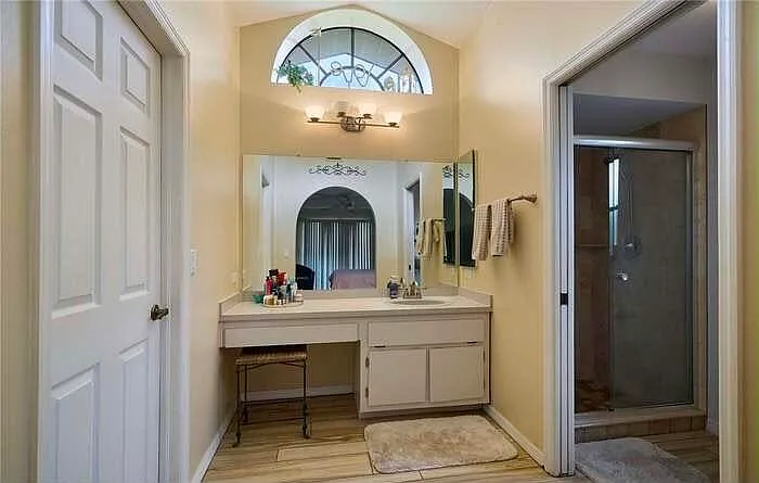 17139 Knight Dr — Photo 10