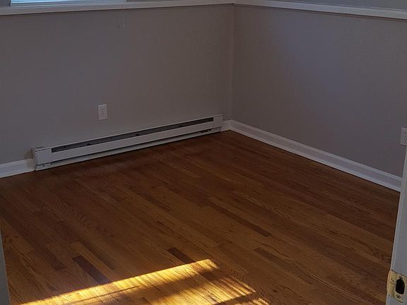 4th image of 17 Ferris Ave #B-15