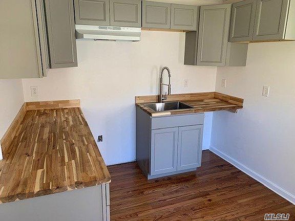 3rd image of 60 Oakland Dr W