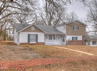 326-328 W McKinney St, Neosho, MO 64850