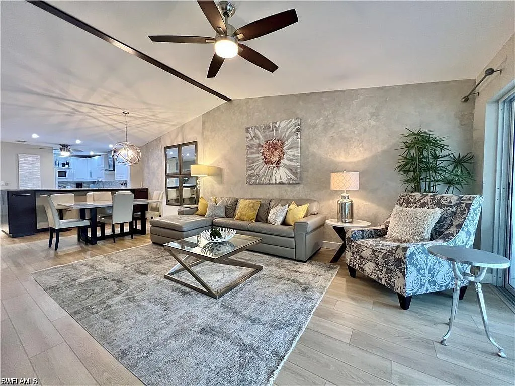 3 bed, 2.0 bath, 1370 sqft, $2,300 — Photo 3